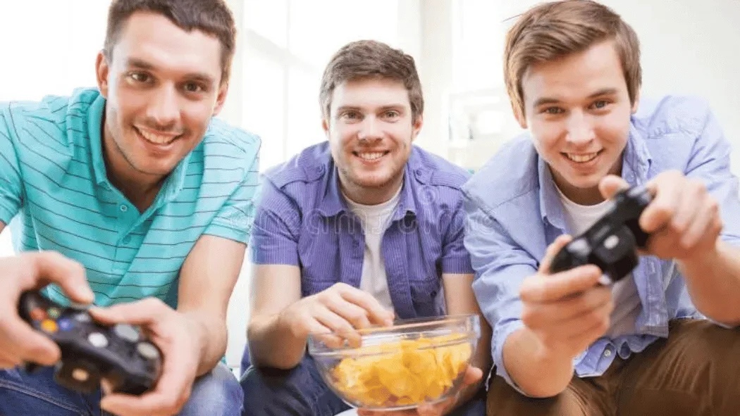 online mobile games to play with friends