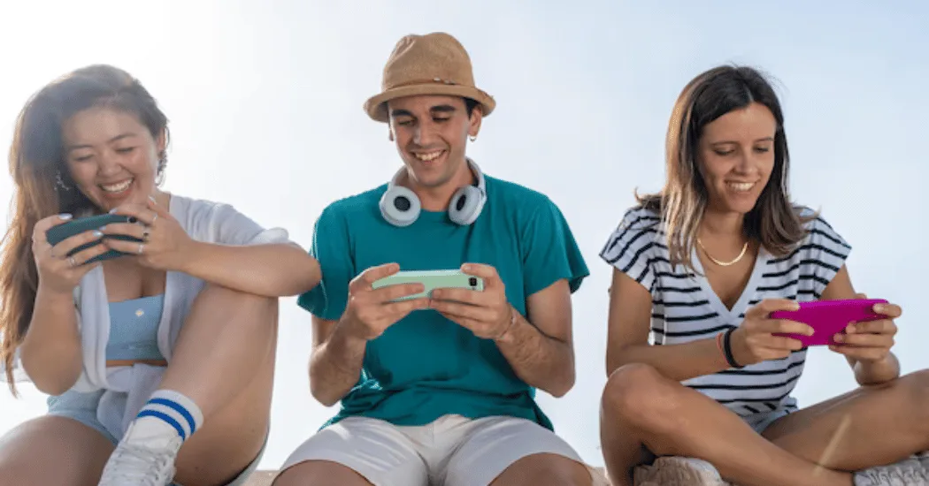 games to play with friends on phone